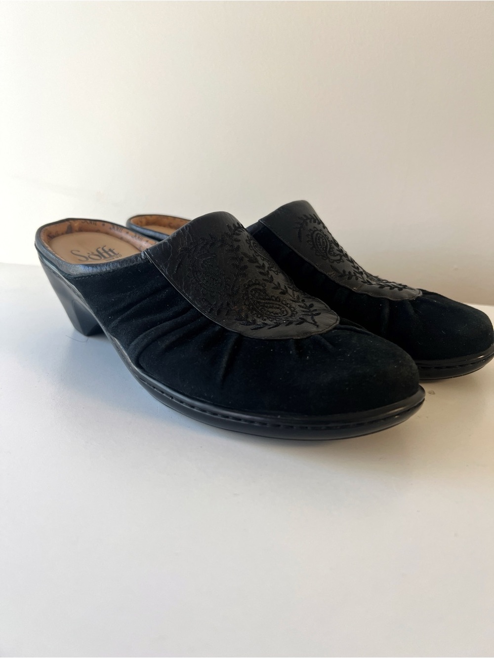 Söfft Black Embroidered Mule Clogs | Size 8.5 | Comfort Slip-On